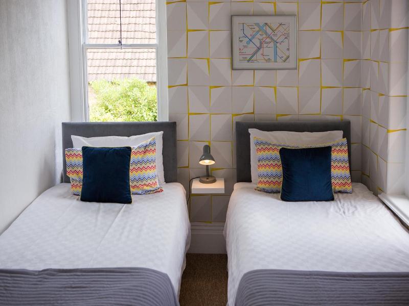 Norbury House Stylish Accommodation image