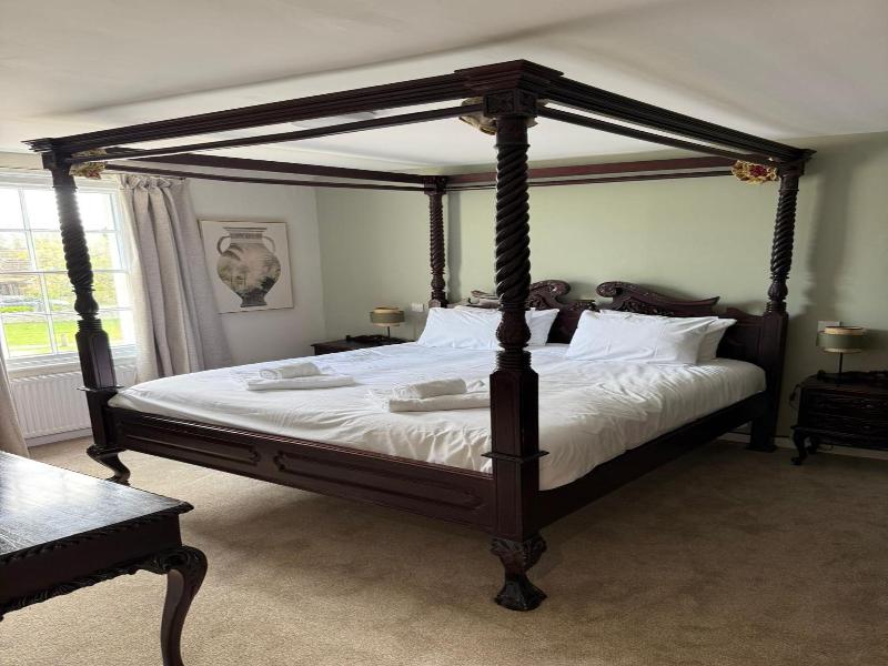 Mary Arden Inn image