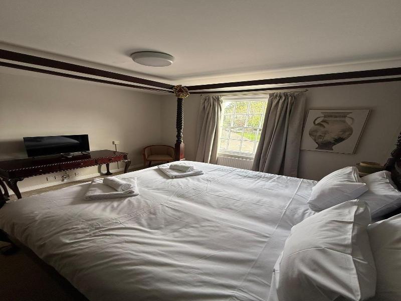 Mary Arden Inn image