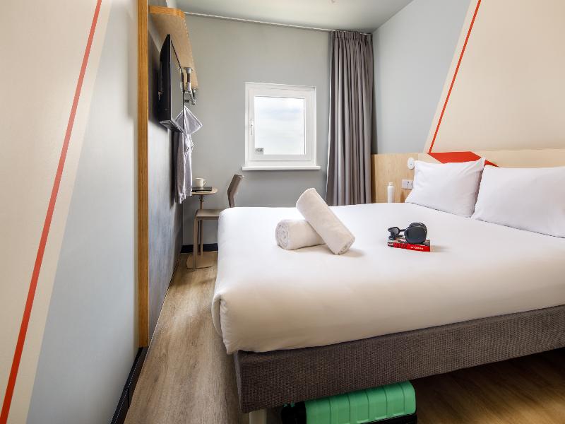 ibis budget Birmingham Centre image