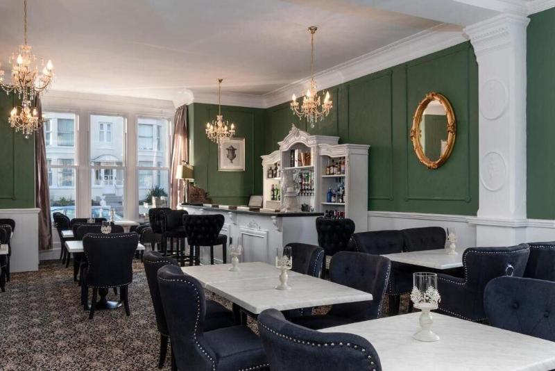 The Lansdowne Hotel image
