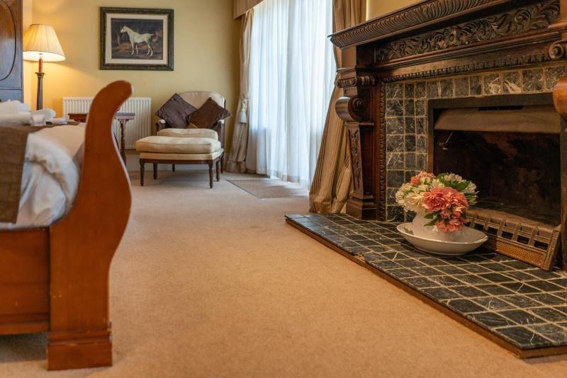 High Corner Inn image
