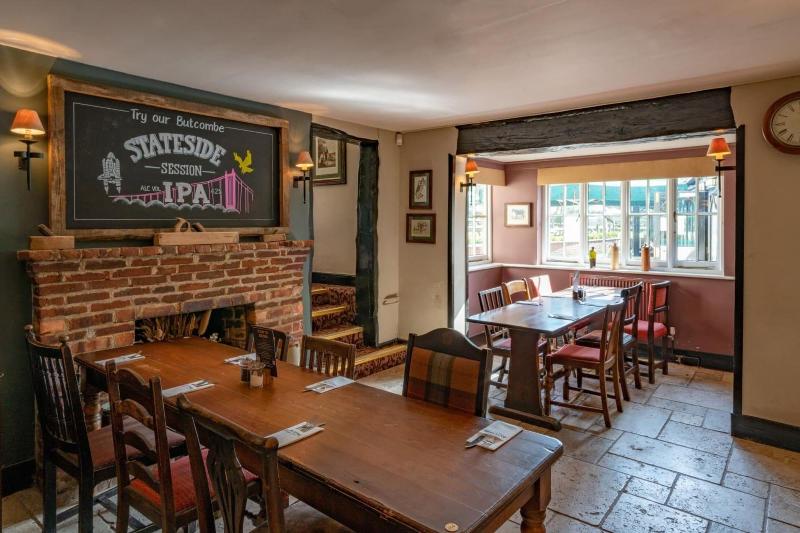 High Corner Inn image