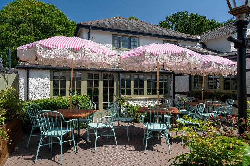 High Corner Inn image