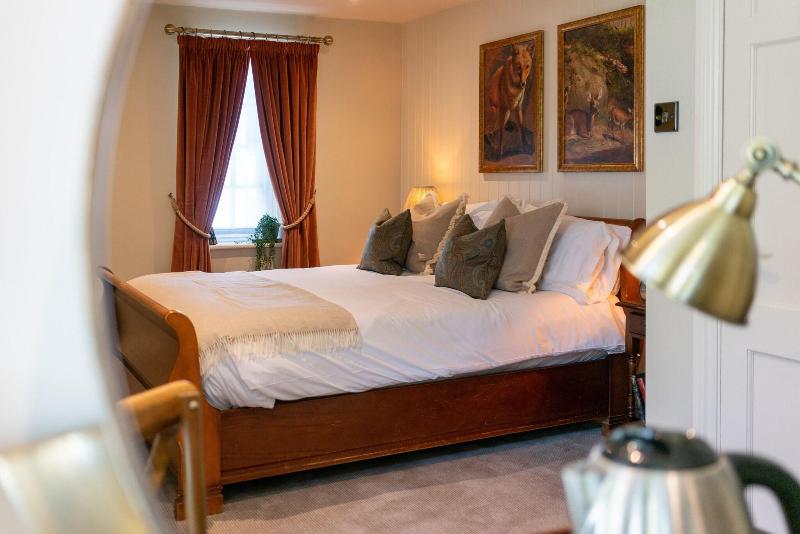 High Corner Inn image
