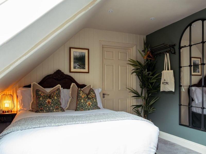 High Corner Inn image