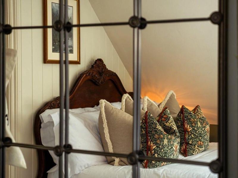 High Corner Inn image