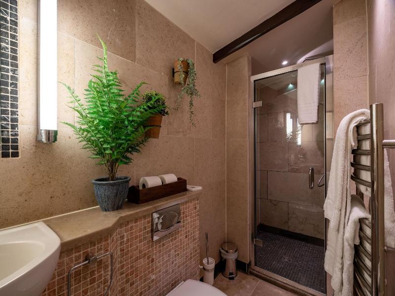 High Corner Inn image