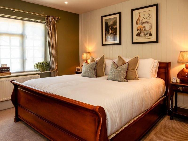High Corner Inn image