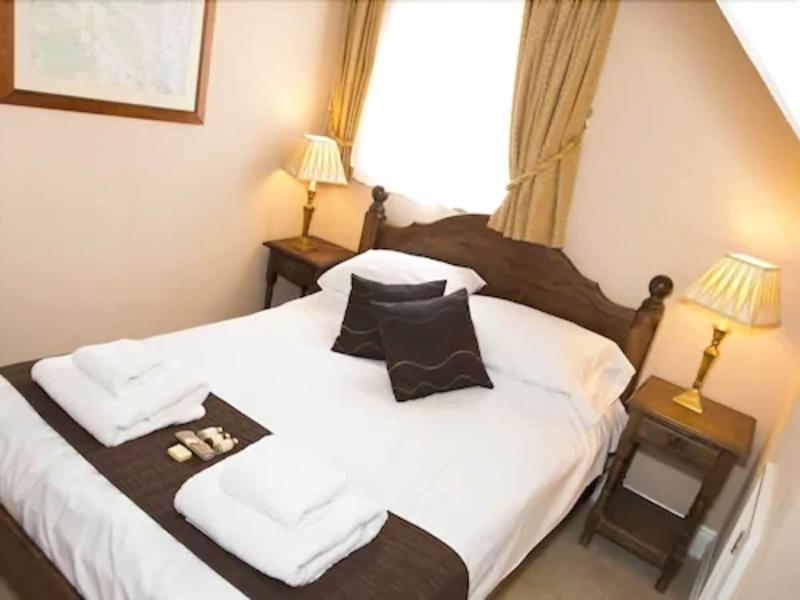 High Corner Inn image