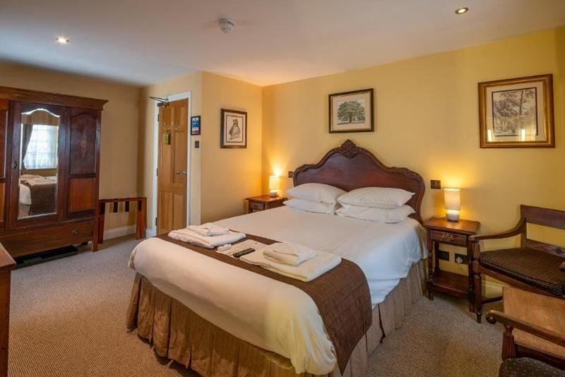 High Corner Inn image