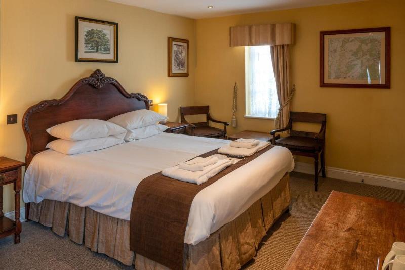 High Corner Inn image