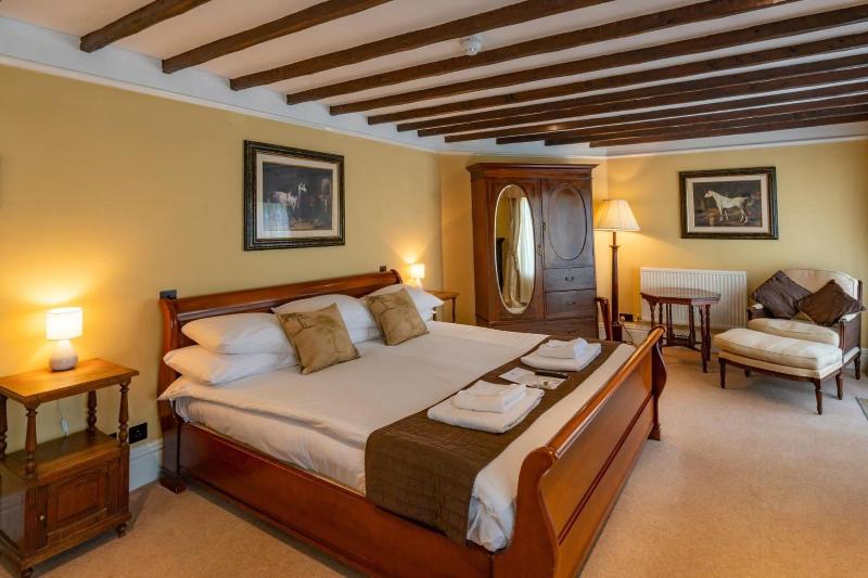 High Corner Inn image