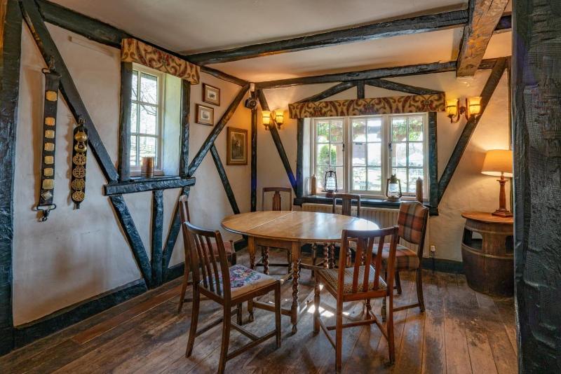 High Corner Inn image