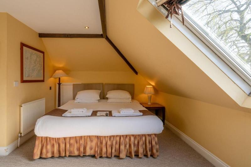 High Corner Inn image