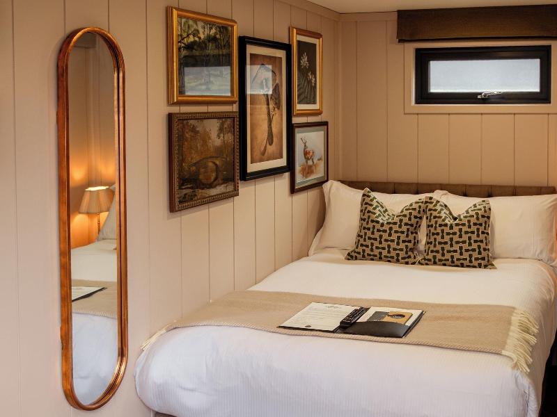High Corner Inn image