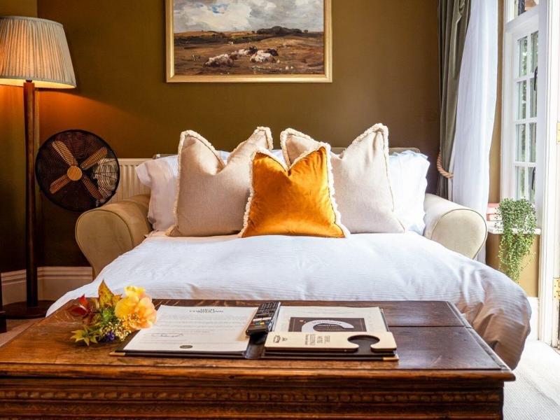 High Corner Inn image