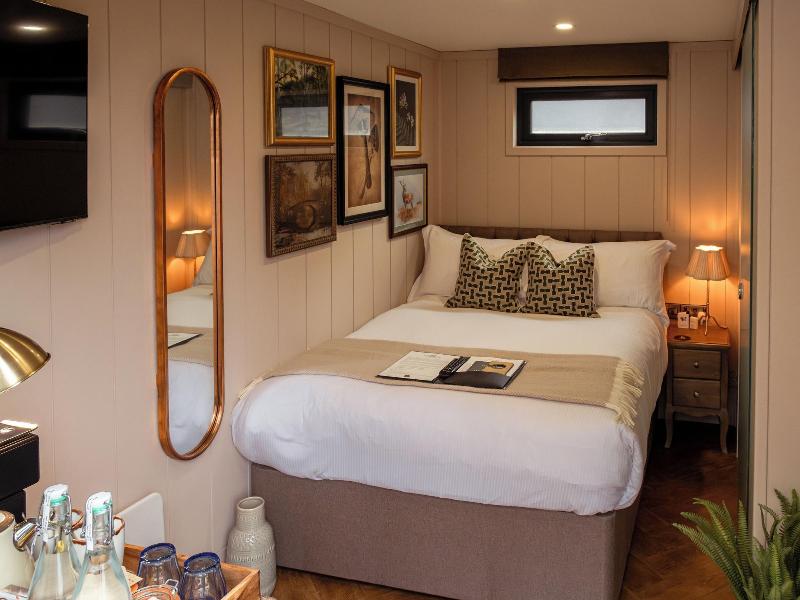 High Corner Inn image