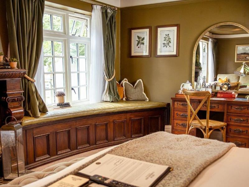 High Corner Inn image