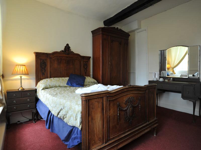Crown Hotel Brackley image