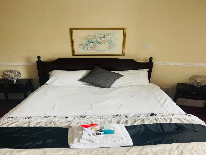 Crown Hotel Brackley image