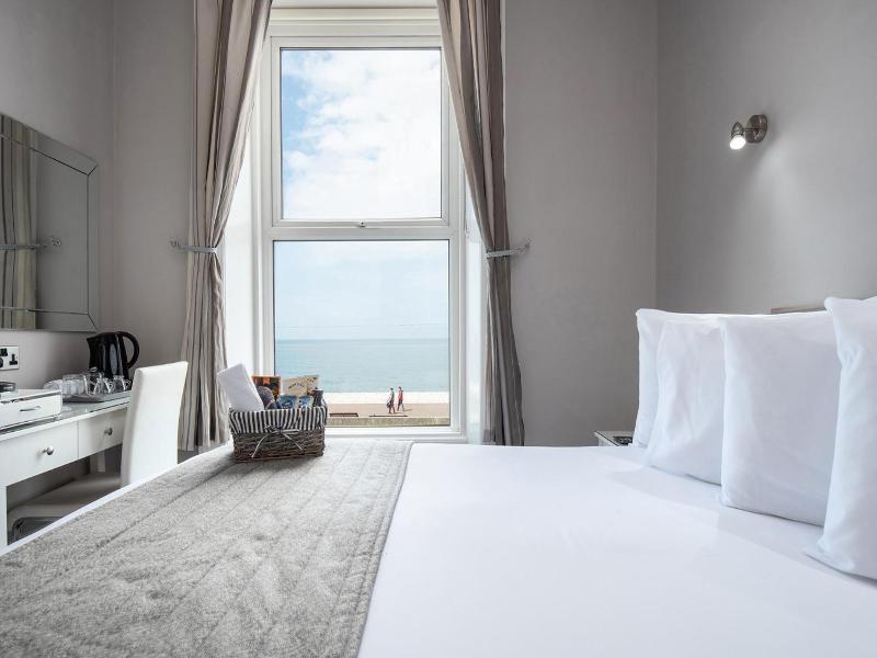 Buxton House Bed and Breakfast. image