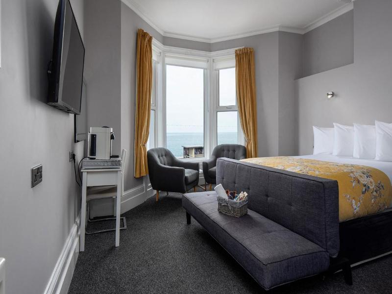 Buxton House Bed and Breakfast. image