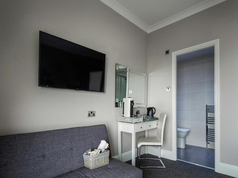Buxton House Bed and Breakfast. image