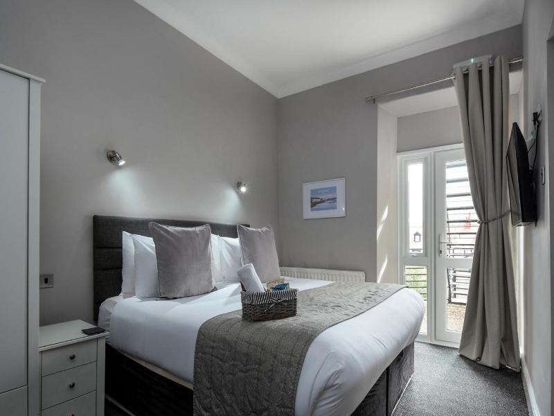 Buxton House Bed and Breakfast. image