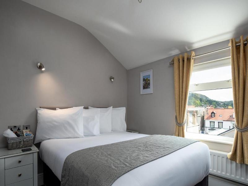Buxton House Bed and Breakfast. image