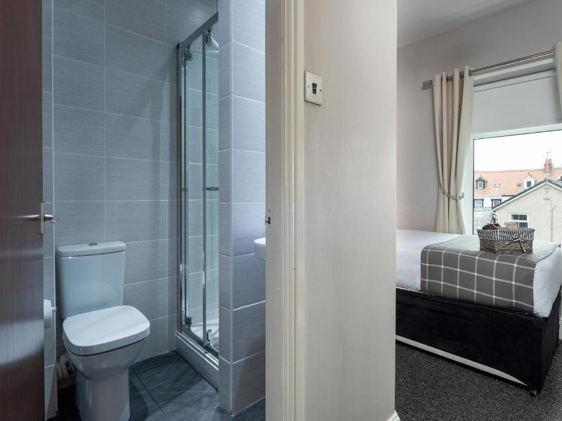 Buxton House Bed and Breakfast. image