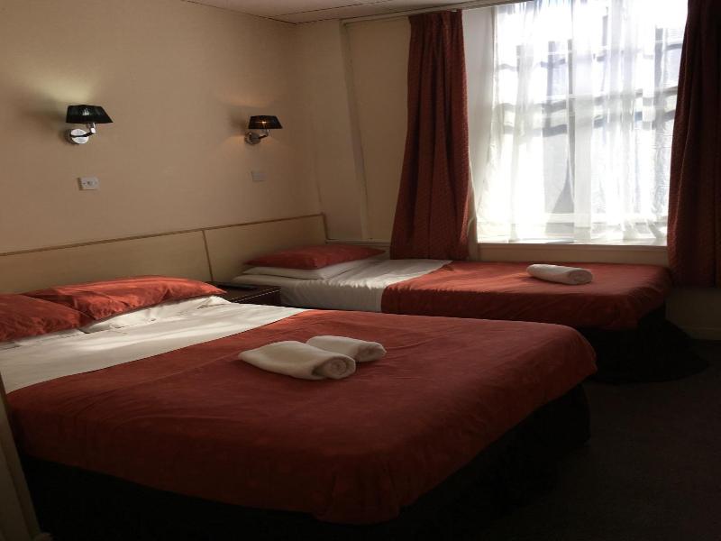 Smiths Hotel image