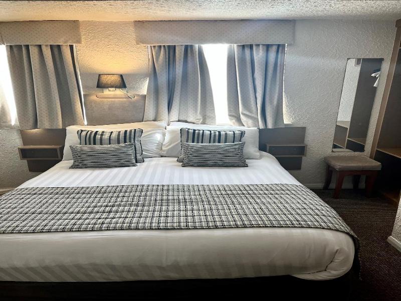 Clifton Court Hotel  image