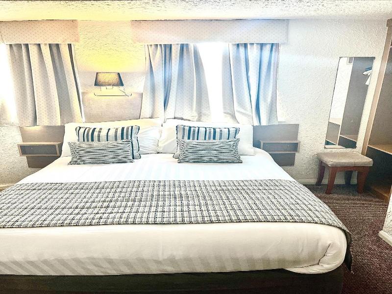 Clifton Court Hotel  image