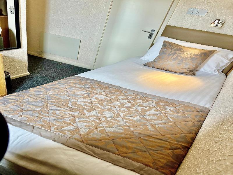 Clifton Court Hotel  image