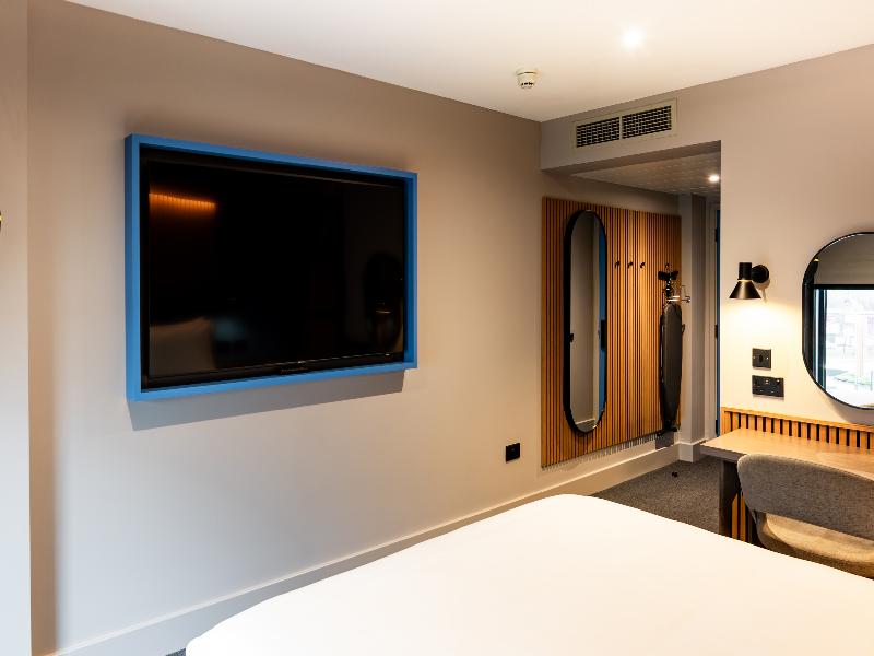 Village Hotel Leeds South image
