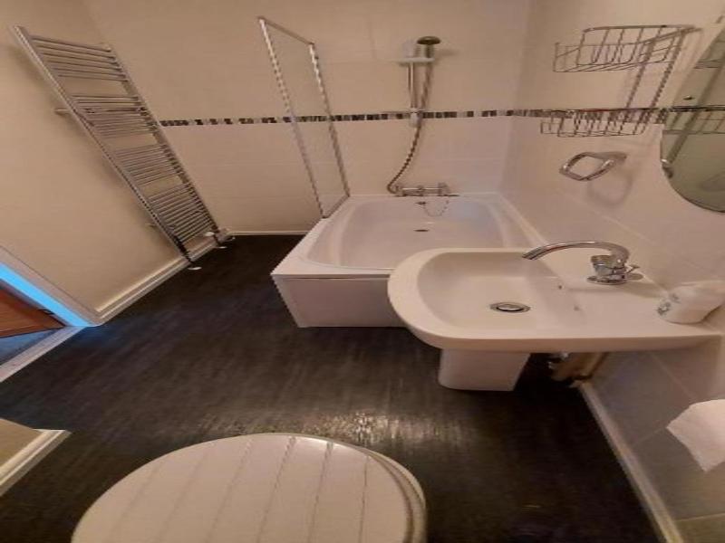 Sportsmans Valley Hotel image