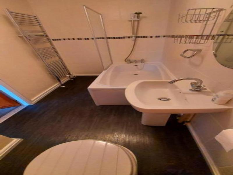 Sportsmans Valley Hotel image