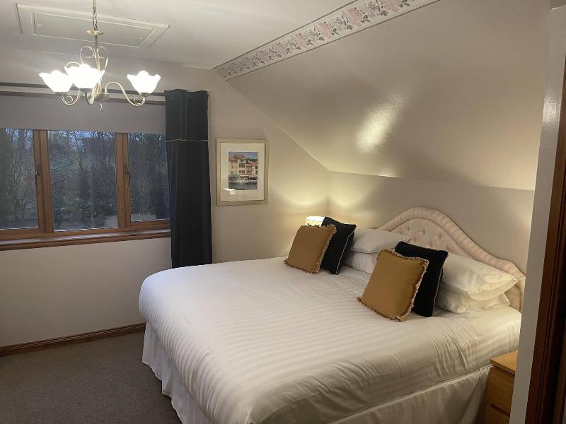 Foxglove Suites and Cottages image