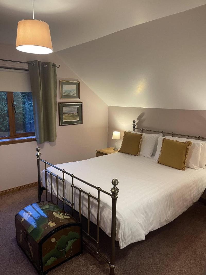 Foxglove Suites and Cottages image