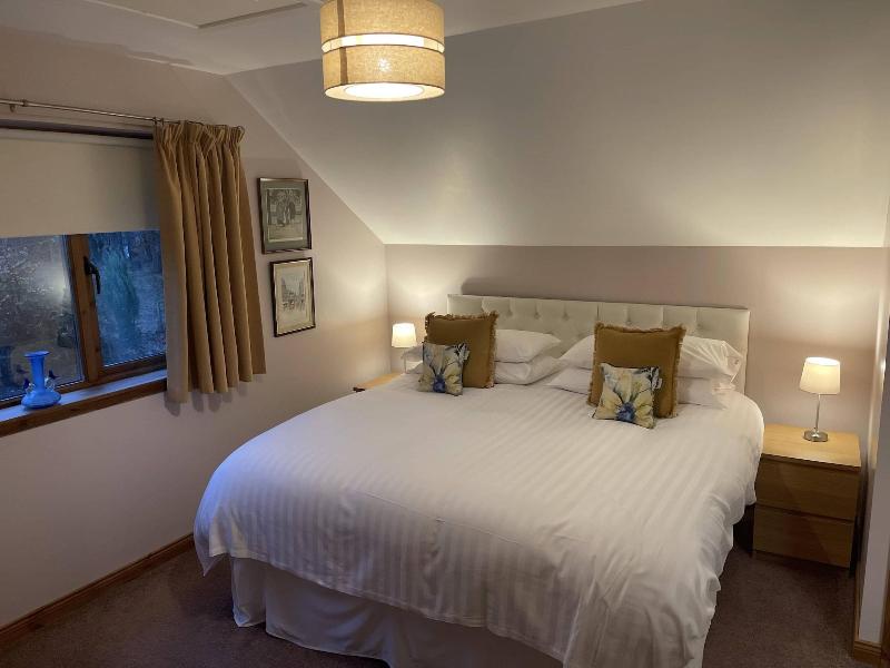 Foxglove Suites and Cottages image