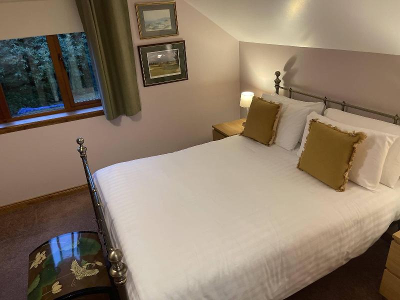 Foxglove Suites and Cottages image