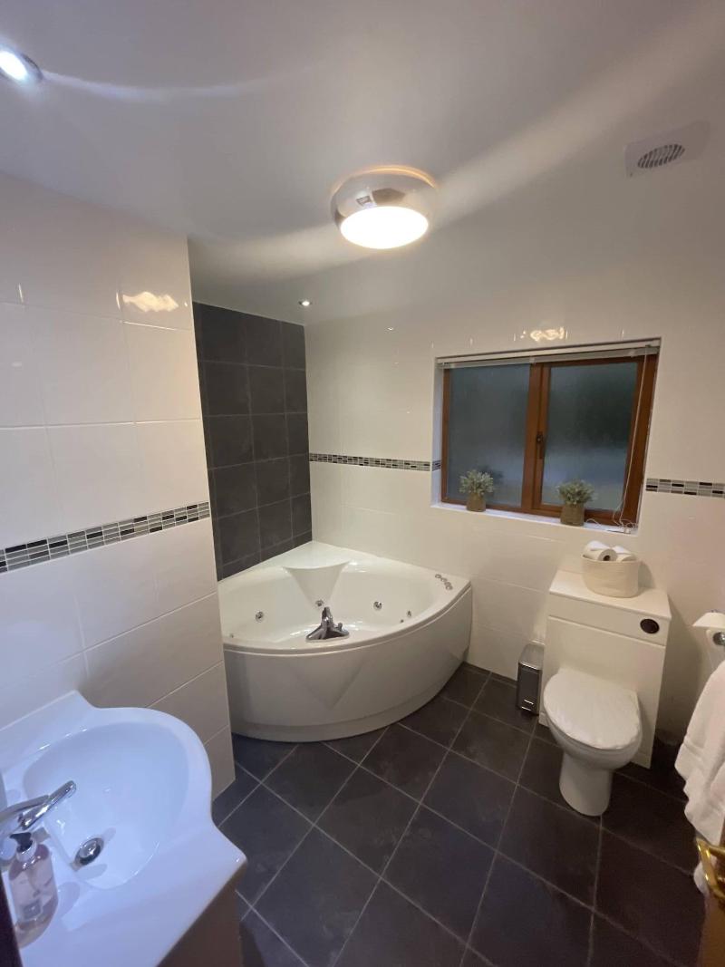 Foxglove Suites and Cottages image