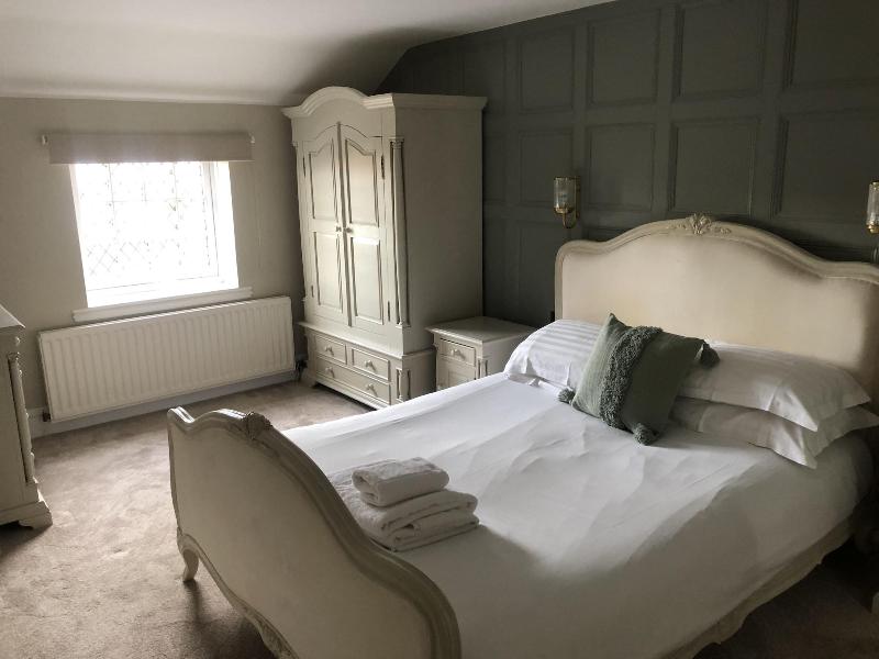 String of Horses Inn image