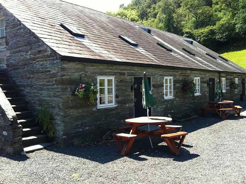 The Oakeley Arms Hotel image