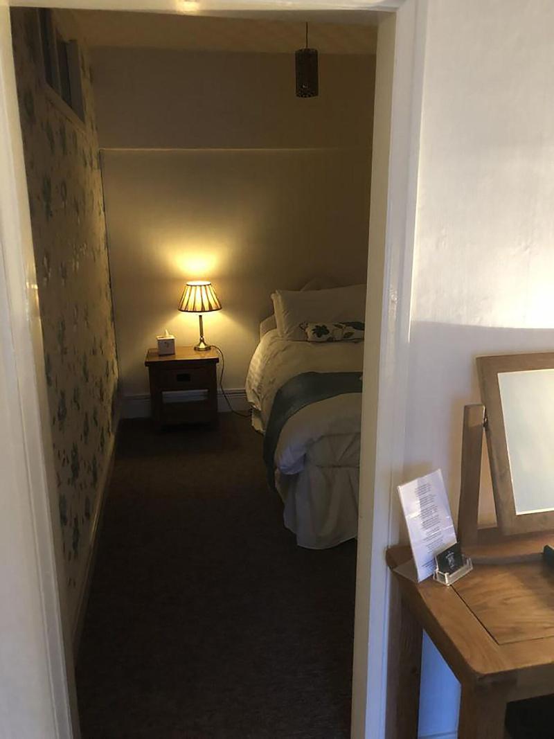 The Oakeley Arms Hotel image