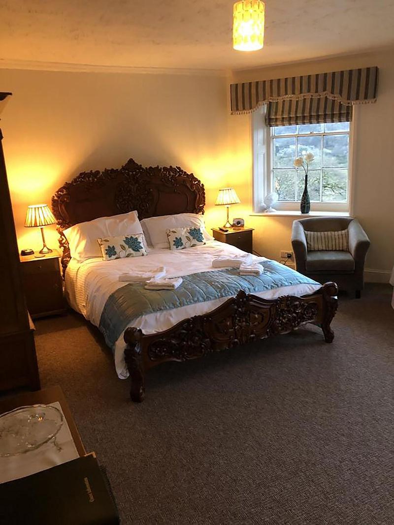 The Oakeley Arms Hotel image