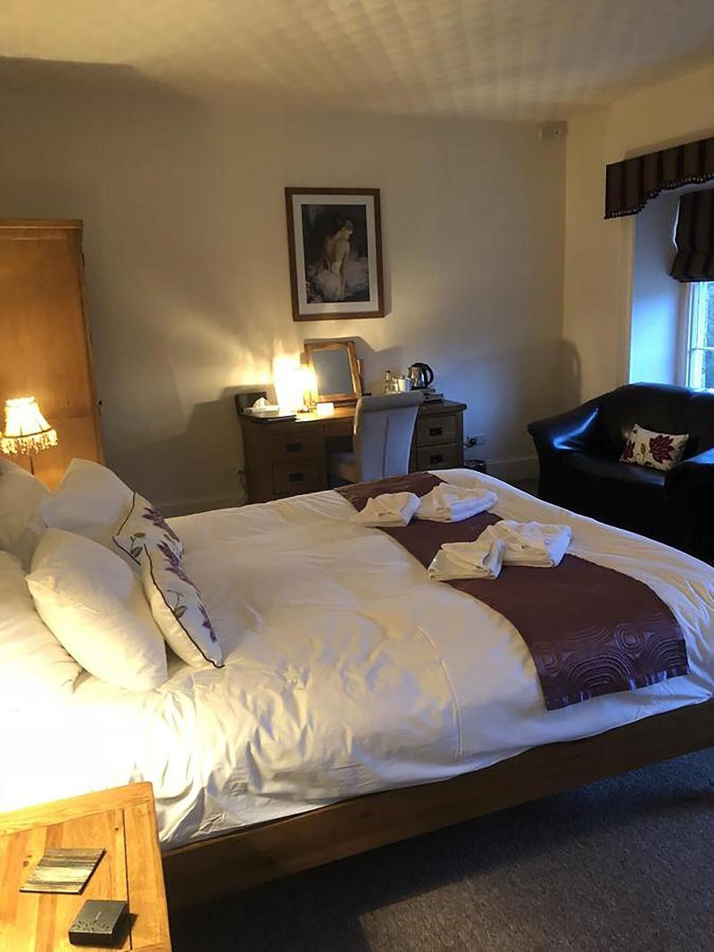The Oakeley Arms Hotel image