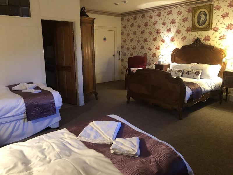 The Oakeley Arms Hotel image