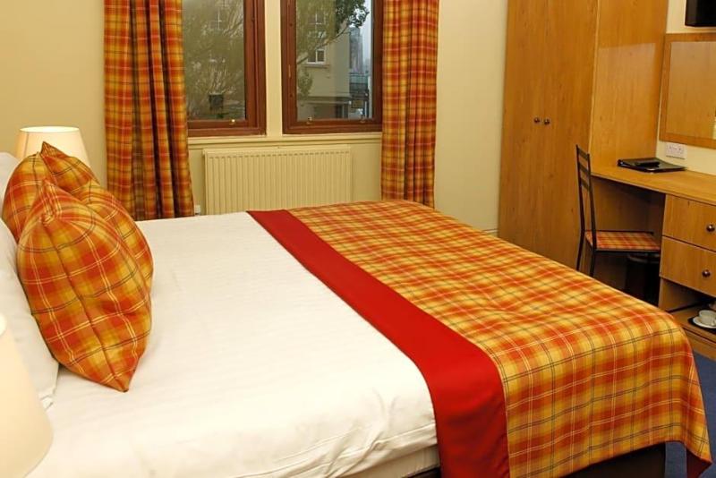 The Pipers  Tryst Hotel image